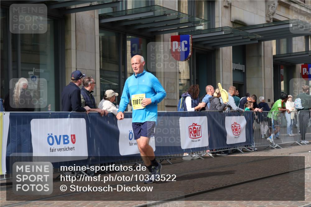 13.09.2026 - 21. swb-Marathon Bremen Strokosch-Dieckow http://msf.ph/oto/10343522 13.09.2026 11:08:46 Ziel 10217, 10314, 10321, 10455, 10570, 10599, 10630, 10686, 10983, 11011, 11053, 11074, 11091, 11138, 11304, 11434, 11531, 11578, 11812, 11905, 11987, 12155, 12192, 12337, 12353, 12438, 12554, 10229, 10399, 10469, 10609, 11065, 11358, 11421, 11560, 11561, 11678, 11710, 11718, 11834, 11888, 11968, 12162, 12164, 12256, 12410, 12516, 12517 meine-sportfotos.de
