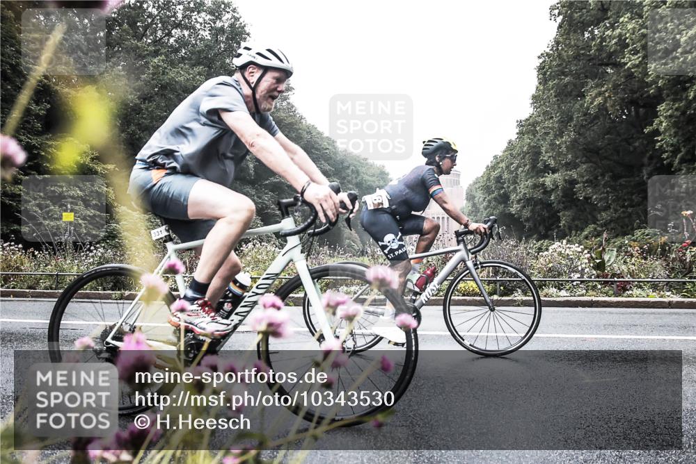 13.09.2026 - Stadtparktriathlon H.Heesch http://msf.ph/oto/10343530 13.09.2026 10:21:23 Radfahren 265, 331, 353, 358, 363, 392 meine-sportfotos.de