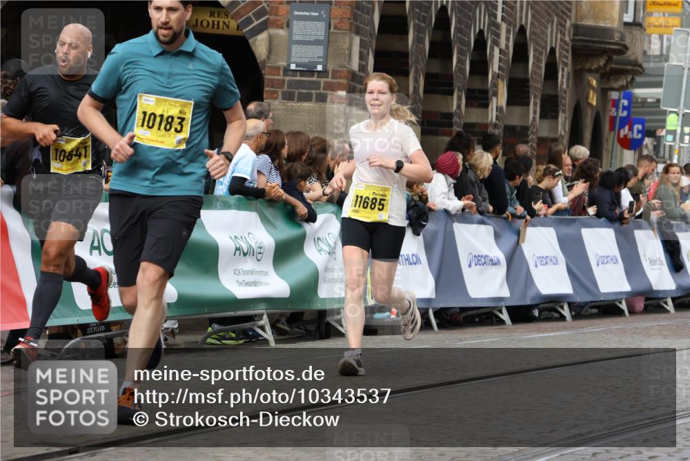 13.09.2026 - 21. swb-Marathon Bremen Strokosch-Dieckow http://msf.ph/oto/10343537 13.09.2026 10:51:59 Ziel 10162, 10183, 10281, 10334, 10348, 10467, 10641, 10763, 11145, 11273, 11542, 11733, 11777, 11787, 12329, 13631, 10588, 11371, 11487, 11877, 13578 meine-sportfotos.de