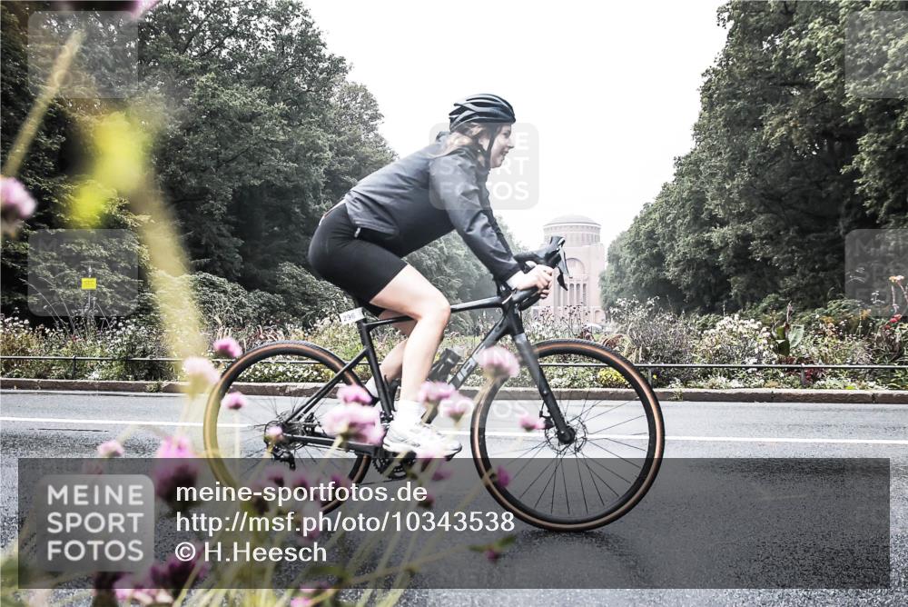 13.09.2026 - Stadtparktriathlon H.Heesch http://msf.ph/oto/10343538 13.09.2026 10:21:27 Radfahren 220, 294, 296, 326, 331, 363, 392, 413 meine-sportfotos.de