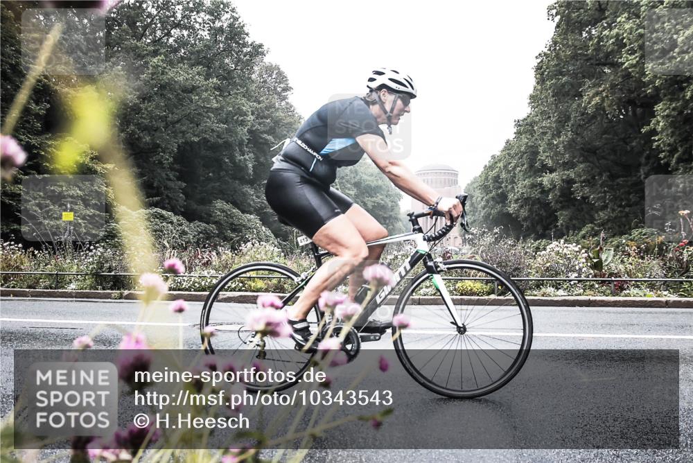 13.09.2026 - Stadtparktriathlon H.Heesch http://msf.ph/oto/10343543 13.09.2026 10:21:29 Radfahren 220, 268, 294, 296, 326, 363, 413 meine-sportfotos.de