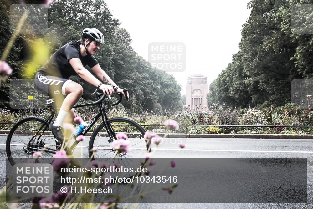 13.09.2026 - Stadtparktriathlon H.Heesch http://msf.ph/oto/10343546 13.09.2026 10:21:29 Radfahren 220, 268, 294, 296, 326, 363, 413 meine-sportfotos.de