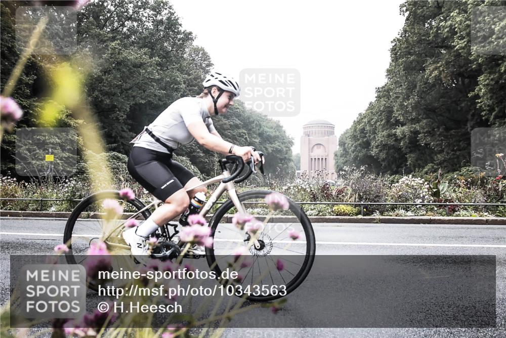 13.09.2026 - Stadtparktriathlon H.Heesch http://msf.ph/oto/10343563 13.09.2026 10:21:33 Radfahren 220, 239, 268, 294, 303, 321, 326, 401 meine-sportfotos.de