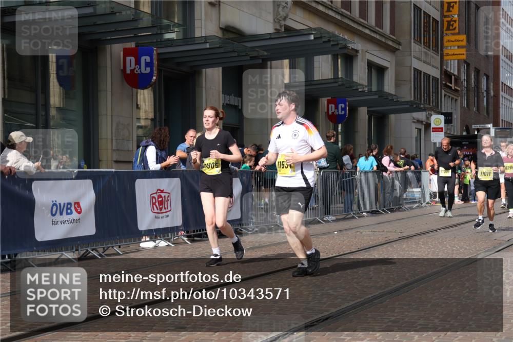 13.09.2026 - 21. swb-Marathon Bremen Strokosch-Dieckow http://msf.ph/oto/10343571 13.09.2026 11:08:48 Ziel 10217, 10314, 10321, 10455, 10570, 10599, 10630, 10686, 10983, 11011, 11053, 11074, 11091, 11138, 11304, 11531, 11578, 11764, 11812, 11905, 11987, 12155, 12192, 12337, 12438, 12491, 12554, 10229, 10399, 10469, 10599, 10609, 11065, 11358, 11421, 11434, 11678, 11710, 11718, 11834, 11888, 11968, 12162, 12256, 12353, 12410, 12516, 12517 meine-sportfotos.de