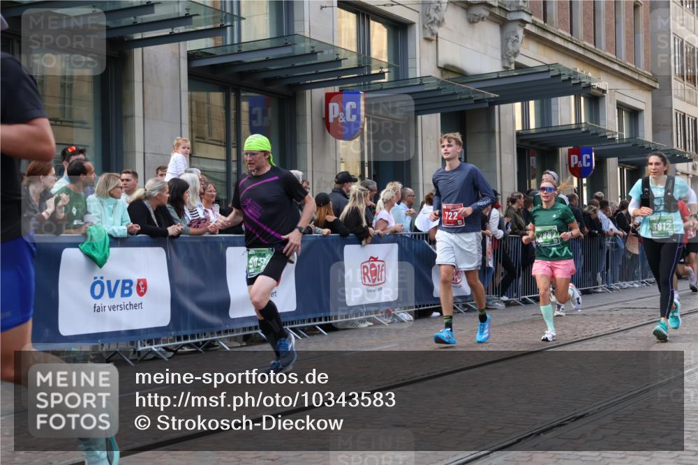 13.09.2026 - 21. swb-Marathon Bremen Strokosch-Dieckow http://msf.ph/oto/10343583 13.09.2026 13:28:58 Ziel 132, 303, 394, 596, 651, 745, 1083, 1274, 1365, 1387, 1545, 1823, 2023, 2070, 2301, 2867, 2957, 3258, 3721, 3796, 3846, 3912, 4541, 4590, 5036, 5225, 5599, 6030, 6103, 6499, 7013, 7149, 7361, 7631, 7860, 8007, 8009, 8066, 8099, 8277, 8338, 8675, 9249, 9661, 9889, 10128, 430, 565, 613, 687, 722, 725, 936, 1014, 1274, 1688, 1914, 2223, 2276, 2378, 2851, 2891, 3348, 3419, 3444, 3665, 3938, 4102, 4564, 5225, 5267, 7263, 7527, 8938, 9176, 13012 meine-sportfotos.de