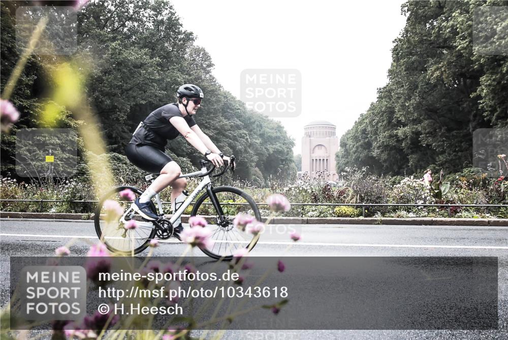 13.09.2026 - Stadtparktriathlon H.Heesch http://msf.ph/oto/10343618 13.09.2026 10:21:52 Radfahren 214, 332, 342, 422 meine-sportfotos.de