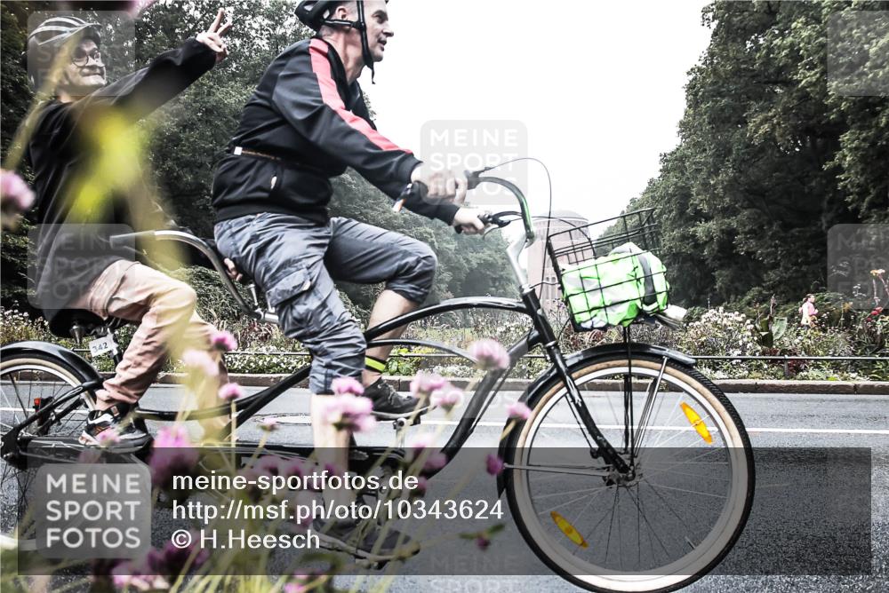 13.09.2026 - Stadtparktriathlon H.Heesch http://msf.ph/oto/10343624 13.09.2026 10:21:52 Radfahren 214, 332, 342, 422 meine-sportfotos.de
