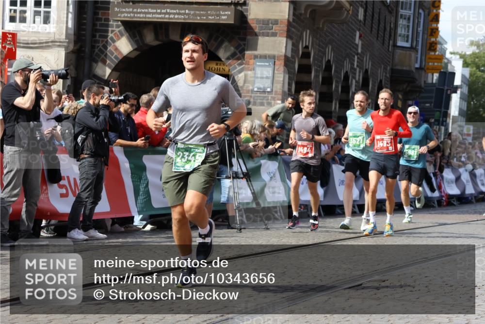13.09.2026 - 21. swb-Marathon Bremen Strokosch-Dieckow http://msf.ph/oto/10343656 13.09.2026 13:27:29 Ziel 1493, 1494, 2454, 3273, 4121, 4397, 4558, 4563, 5689, 6071, 6288, 6776, 7027, 7072, 7849, 8219, 9159, 9343, 9511, 9760, 9854, 9878, 10112, 10113, 323, 857, 940, 1006, 1932, 2668, 2686, 3013, 3460, 3521, 3970, 4421, 4496, 4593, 5081, 5557, 6067, 7358, 9727 meine-sportfotos.de