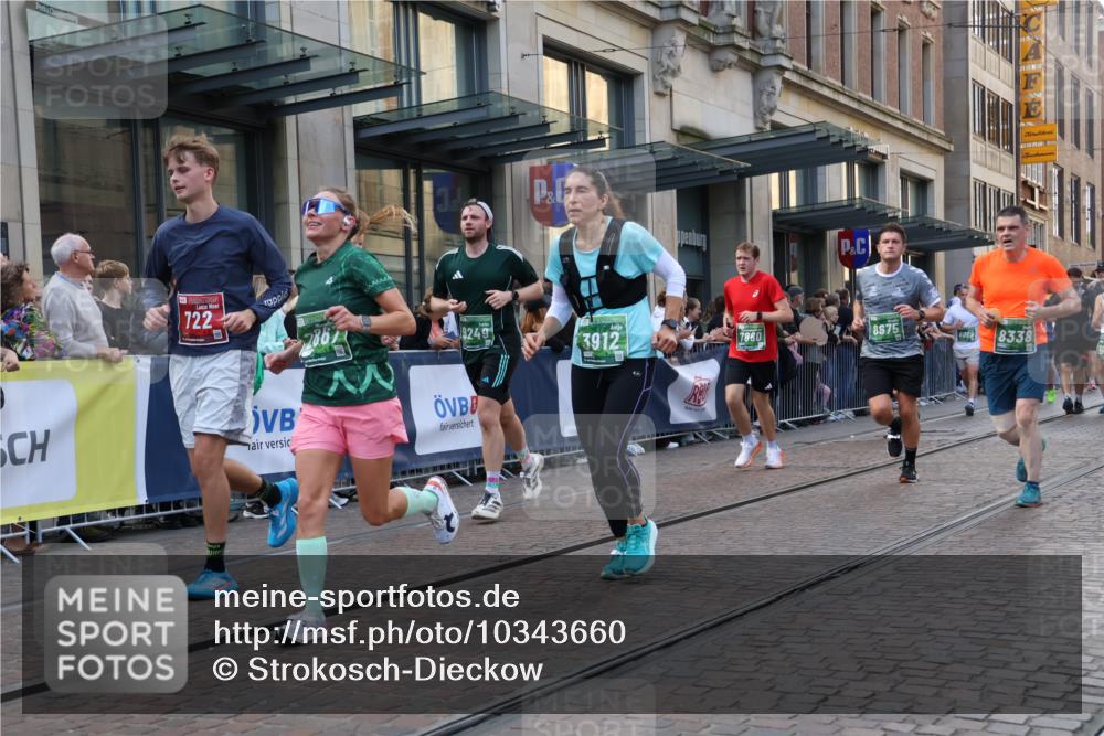13.09.2026 - 21. swb-Marathon Bremen Strokosch-Dieckow http://msf.ph/oto/10343660 13.09.2026 13:29:00 Ziel 132, 303, 394, 596, 651, 745, 1083, 1365, 1387, 1545, 1823, 2023, 2070, 2301, 2867, 2957, 3258, 3721, 3796, 3846, 3912, 4541, 4590, 5036, 5599, 6030, 6103, 6499, 6690, 7013, 7149, 7361, 7631, 7649, 7860, 8007, 8009, 8066, 8099, 8277, 8338, 8675, 8831, 9249, 9661, 9889, 10128, 430, 565, 687, 722, 725, 936, 1014, 1274, 1688, 2223, 2276, 2378, 2851, 2891, 3348, 3419, 3444, 3665, 3938, 4102, 4564, 5225, 5267, 7263, 7527, 13012 meine-sportfotos.de