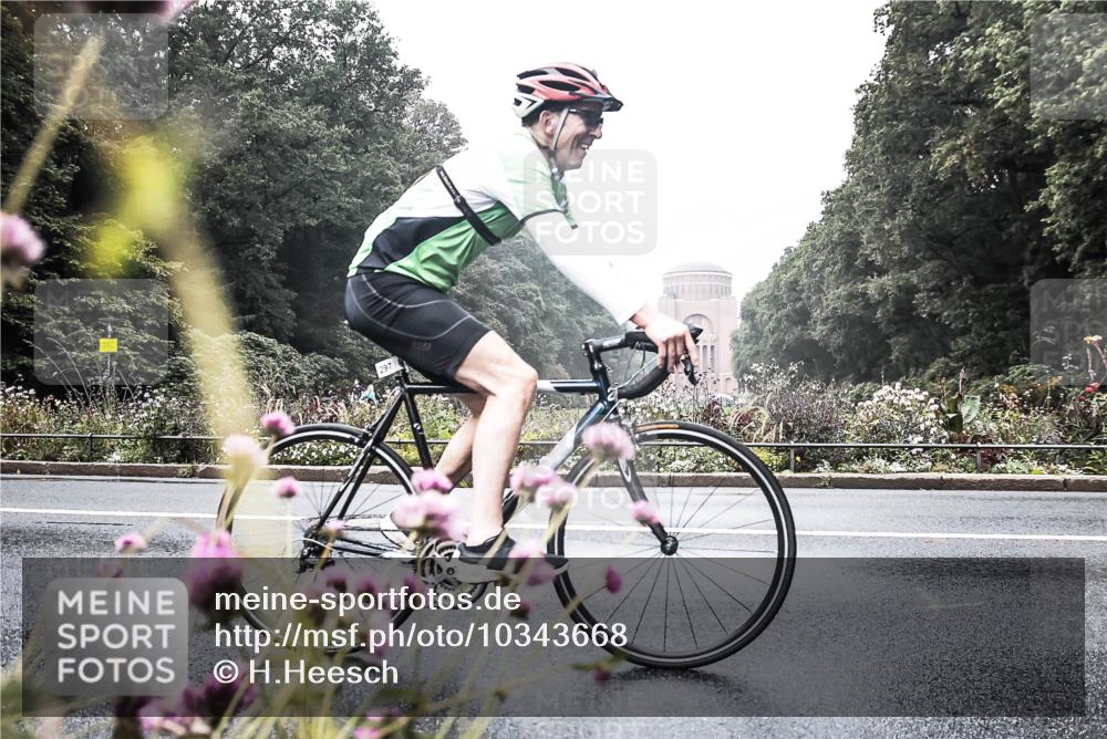 13.09.2026 - Stadtparktriathlon H.Heesch http://msf.ph/oto/10343668 13.09.2026 10:22:21 Radfahren 232, 297, 299, 464 meine-sportfotos.de