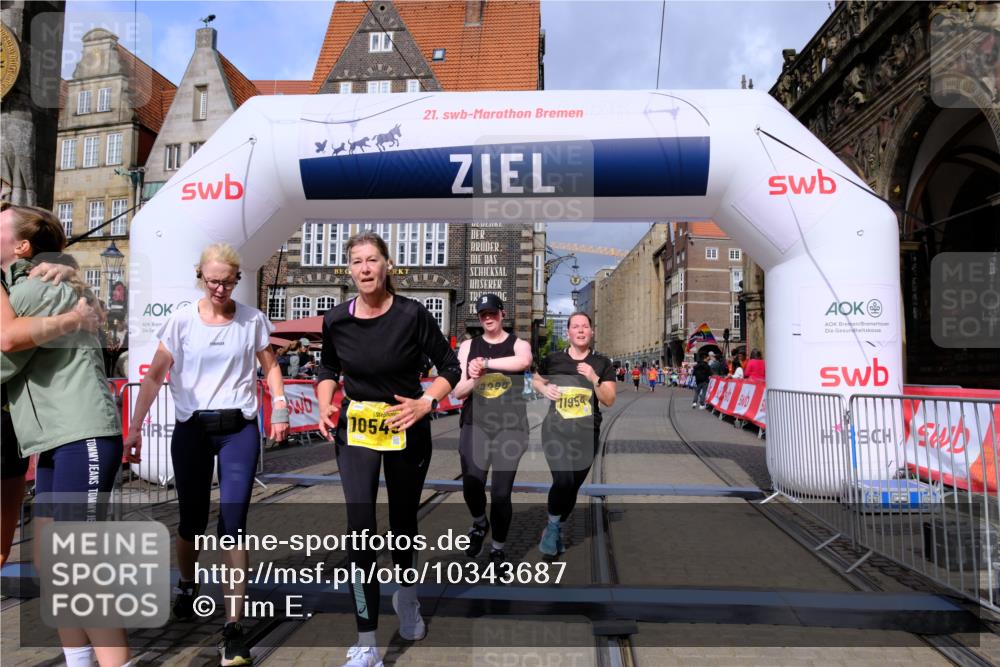 13.09.2026 - 21. swb-Marathon Bremen Tim E. http://msf.ph/oto/10343687 13.09.2026 11:13:50 Ziel 10484, 10545, 10883, 10889, 11084, 11392, 11670, 11954, 11999, 12280, 12460, 12521 meine-sportfotos.de