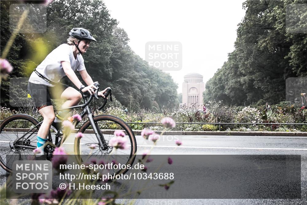 13.09.2026 - Stadtparktriathlon H.Heesch http://msf.ph/oto/10343688 13.09.2026 10:22:32 Radfahren 246, 327 meine-sportfotos.de