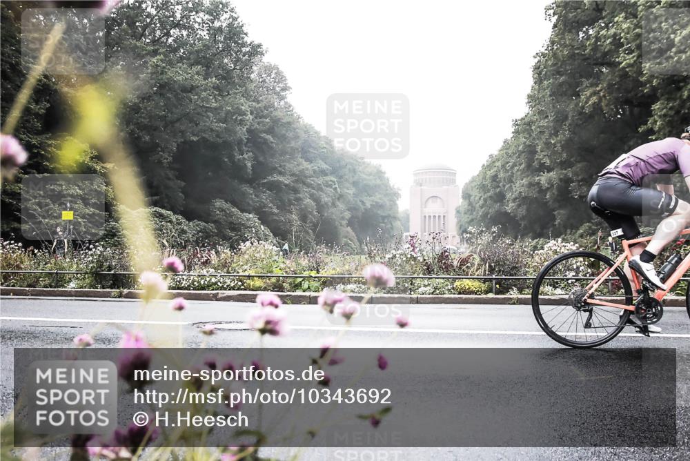 13.09.2026 - Stadtparktriathlon H.Heesch http://msf.ph/oto/10343692 13.09.2026 10:22:32 Radfahren 246, 327 meine-sportfotos.de