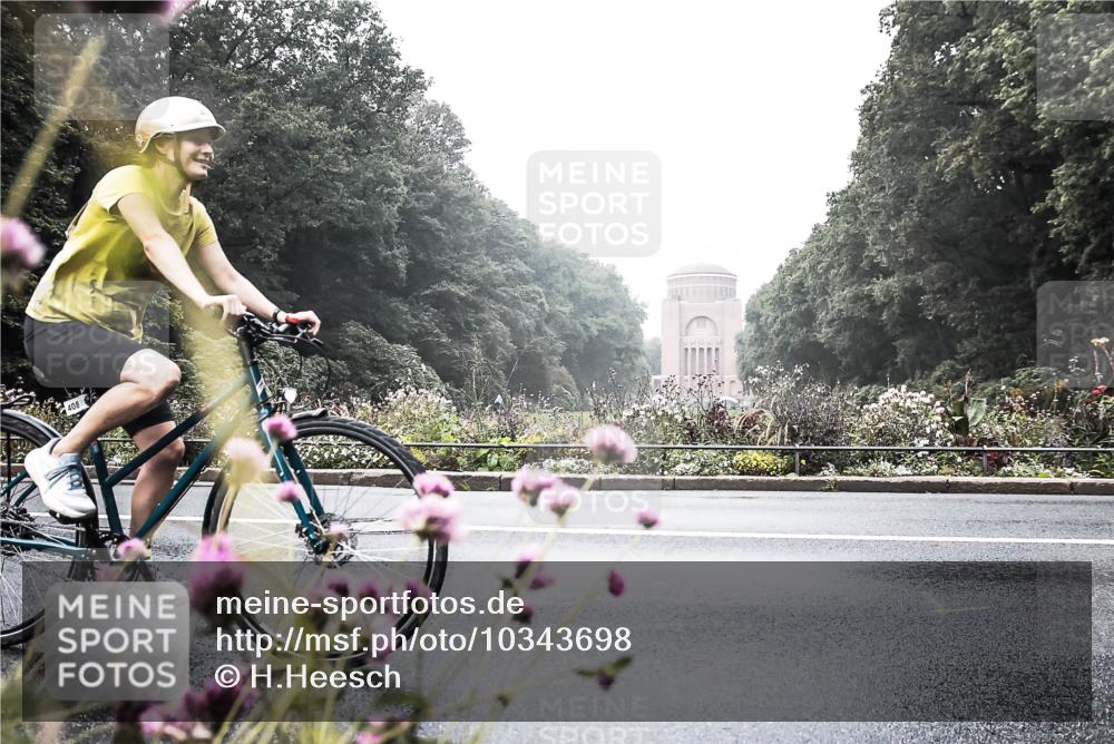 13.09.2026 - Stadtparktriathlon H.Heesch http://msf.ph/oto/10343698 13.09.2026 10:22:40 Radfahren 319, 375, 408, 435 meine-sportfotos.de
