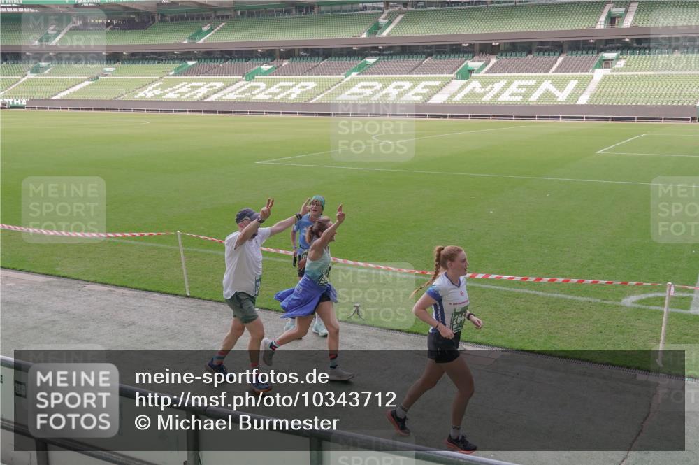13.09.2026 - 21. swb-Marathon Bremen Michael Burmester http://msf.ph/oto/10343712 13.09.2026 13:28:38 Laufen im Stadion 111, 220, 357, 422, 476, 478, 597, 685, 726, 729, 754, 829, 888, 925, 986, 1079, 1220, 1298, 1325, 1384, 1412, 1496, 1608, 1615, 1741, 1769, 1777, 1958, 1961, 1984, 2236, 2326, 2365, 2436, 2472, 2502, 2574, 2593, 2725, 2743, 2862, 2868, 2876, 2923, 2924, 2991, 3020, 3045, 3061, 3073, 3129, 3154, 3184, 3219, 3238, 3274, 3321, 3361, 3589, 3592, 3594, 3595, 3605, 3678, 3694, 3755, 3758, 3798, 3826, 3853, 3885, 3907, 3953, 3965, 3971, 3978, 3987, 4011, 4108, 4238, 4457, 4660 meine-sportfotos.de
