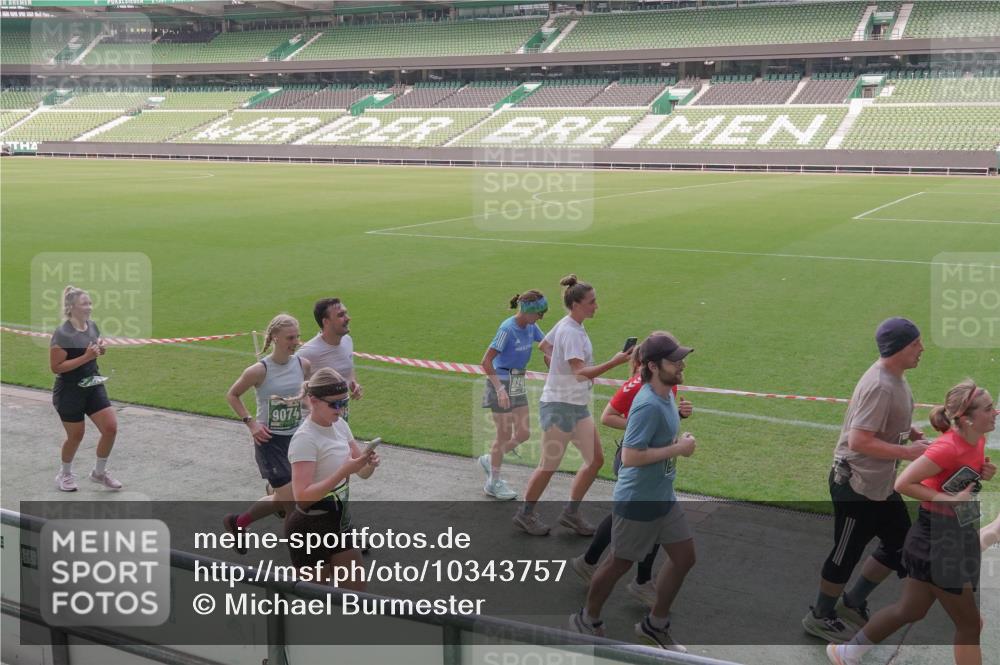 13.09.2026 - 21. swb-Marathon Bremen Michael Burmester http://msf.ph/oto/10343757 13.09.2026 13:28:44 Laufen im Stadion 111, 220, 357, 422, 476, 478, 597, 685, 726, 729, 754, 829, 888, 925, 986, 1079, 1220, 1298, 1325, 1384, 1496, 1608, 1615, 1741, 1769, 1777, 1958, 1961, 1984, 2236, 2326, 2365, 2436, 2472, 2502, 2574, 2593, 2725, 2740, 2743, 2862, 2868, 2876, 2924, 2991, 3020, 3061, 3073, 3129, 3154, 3219, 3238, 3274, 3321, 3361, 3589, 3592, 3594, 3595, 3605, 3678, 3694, 3755, 3758, 3798, 3826, 3853, 3885, 3907, 3953, 3965, 3971, 3978, 3987, 4011, 4108, 4238, 4457, 4660 meine-sportfotos.de