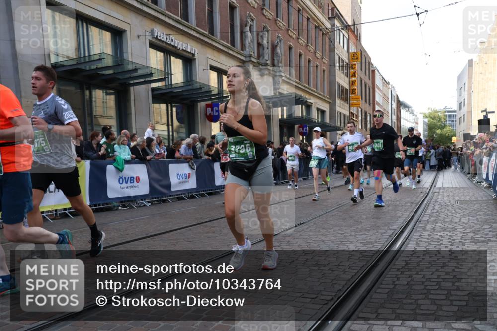 13.09.2026 - 21. swb-Marathon Bremen Strokosch-Dieckow http://msf.ph/oto/10343764 13.09.2026 13:29:02 Ziel 132, 303, 394, 596, 651, 745, 1083, 1365, 1387, 1545, 1823, 2023, 2070, 2076, 2301, 2742, 2867, 2957, 3258, 3721, 3796, 3846, 3912, 4541, 5036, 5244, 5599, 6030, 6103, 6499, 6690, 7013, 7149, 7361, 7426, 7631, 7649, 7860, 8007, 8009, 8066, 8099, 8277, 8338, 8675, 8831, 9249, 9661, 9889, 10128, 394, 430, 565, 687, 722, 725, 936, 1014, 1274, 1688, 2070, 2223, 2276, 2378, 2851, 2891, 3348, 3419, 3444, 3665, 3938, 4590, 5225, 5267, 7263, 7527 meine-sportfotos.de