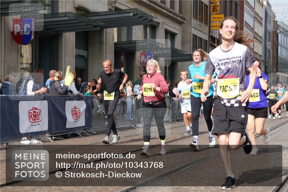 13.09.2026 - 21. swb-Marathon Bremen Strokosch-Dieckow http://msf.ph/oto/10343768 13.09.2026 11:08:53 Ziel 10217, 10314, 10321, 10455, 10570, 10630, 10664, 10686, 10694, 10983, 11011, 11091, 11138, 11304, 11531, 11578, 11764, 11882, 11883, 11905, 11915, 11987, 12155, 12192, 12337, 12491, 12554, 13607, 10229, 10399, 10469, 10599, 10609, 11053, 11065, 11074, 11358, 11421, 11434, 11678, 11710, 11718, 11812, 11834, 12162, 12256, 12353, 12438, 12517 meine-sportfotos.de