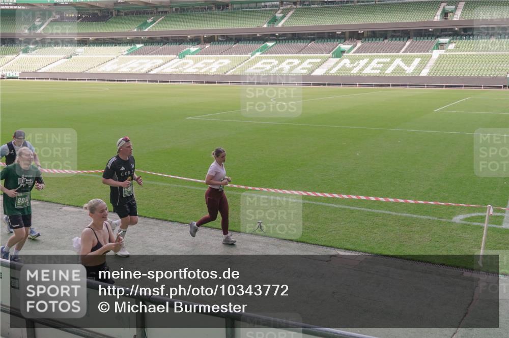 13.09.2026 - 21. swb-Marathon Bremen Michael Burmester http://msf.ph/oto/10343772 13.09.2026 13:28:49 Laufen im Stadion 111, 220, 357, 422, 476, 478, 597, 685, 726, 729, 754, 829, 888, 925, 986, 1079, 1217, 1220, 1270, 1298, 1325, 1384, 1496, 1615, 1741, 1769, 1777, 1958, 1984, 2236, 2326, 2365, 2436, 2472, 2502, 2546, 2574, 2593, 2740, 2743, 2862, 2868, 2876, 2924, 2991, 3020, 3061, 3129, 3154, 3219, 3238, 3274, 3321, 3361, 3563, 3589, 3594, 3595, 3605, 3678, 3694, 3755, 3758, 3798, 3826, 3853, 3885, 3907, 3953, 3965, 3971, 3978, 3987, 4011, 4108, 4238, 4457, 4660 meine-sportfotos.de