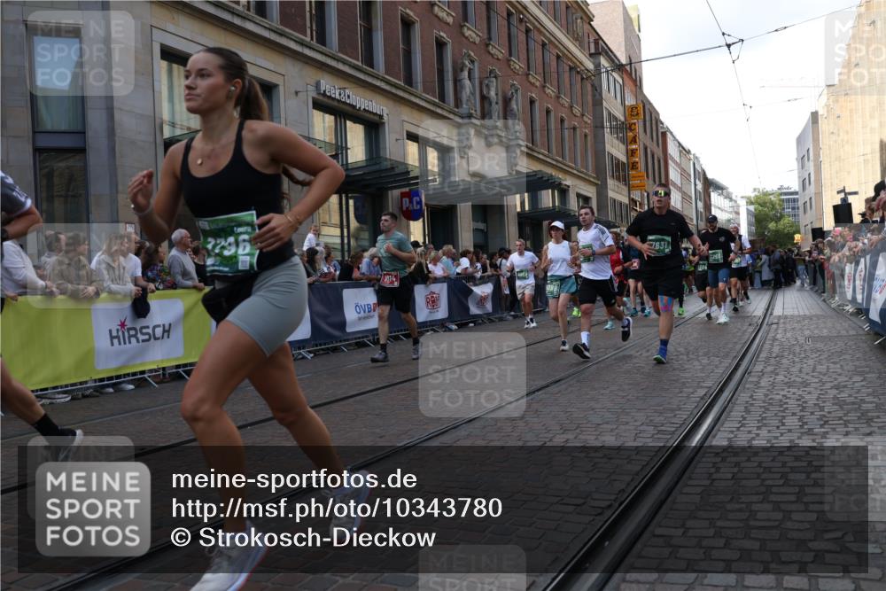 13.09.2026 - 21. swb-Marathon Bremen Strokosch-Dieckow http://msf.ph/oto/10343780 13.09.2026 13:29:02 Ziel 132, 303, 394, 596, 651, 745, 1083, 1365, 1387, 1545, 1823, 2023, 2070, 2076, 2301, 2742, 2867, 2957, 3258, 3721, 3796, 3846, 3912, 4541, 5036, 5244, 5599, 6030, 6103, 6499, 6690, 7013, 7149, 7361, 7426, 7631, 7649, 7860, 8007, 8009, 8066, 8099, 8277, 8338, 8675, 8831, 9249, 9661, 9889, 10128, 394, 430, 565, 687, 722, 725, 936, 1014, 1274, 1688, 2070, 2223, 2276, 2378, 2851, 2891, 3348, 3419, 3444, 3665, 3938, 4590, 5225, 5267, 7263, 7527 meine-sportfotos.de