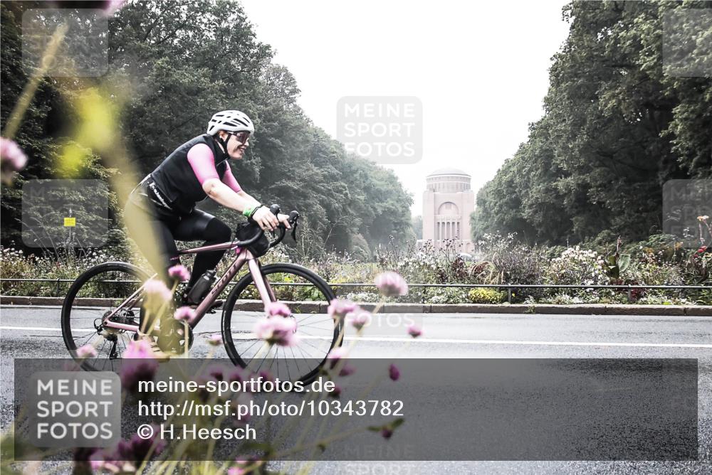 13.09.2026 - Stadtparktriathlon H.Heesch http://msf.ph/oto/10343782 13.09.2026 10:23:19 Radfahren 407, 456 meine-sportfotos.de