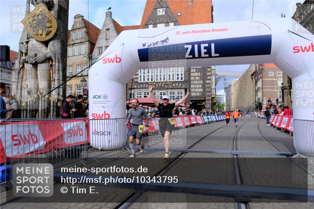 13.09.2026 - 21. swb-Marathon Bremen Tim E. http://msf.ph/oto/10343795 13.09.2026 11:13:59 Ziel 10330, 10545, 10766, 10883, 10889, 11078, 11084, 11954, 11999, 12010, 12280 meine-sportfotos.de