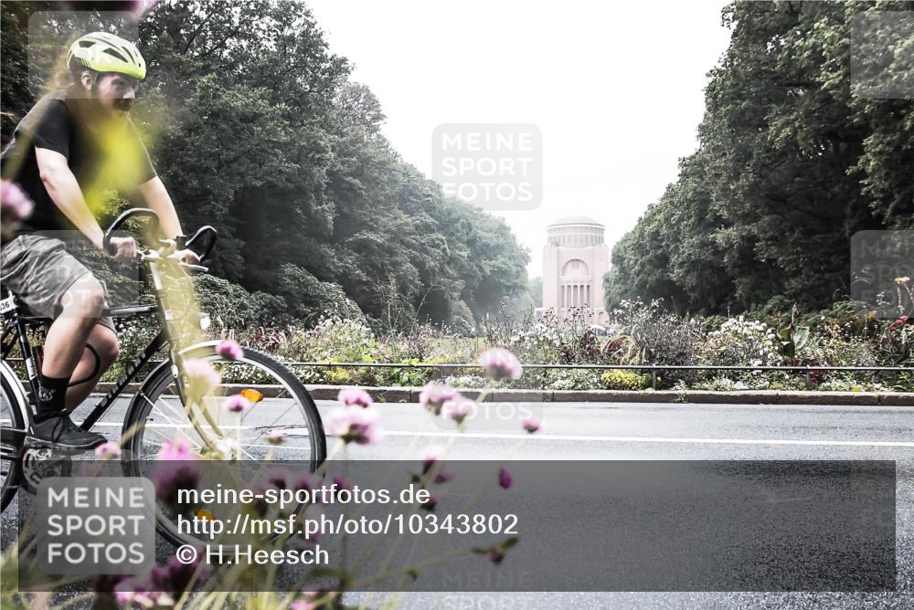 13.09.2026 - Stadtparktriathlon H.Heesch http://msf.ph/oto/10343802 13.09.2026 10:23:51 Radfahren 336, 404 meine-sportfotos.de