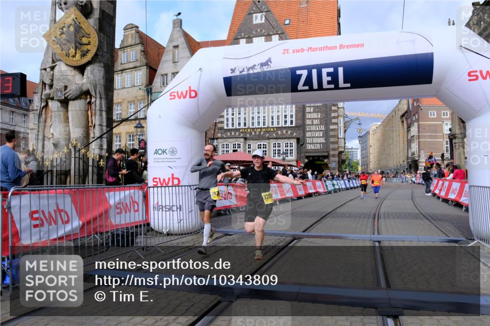 13.09.2026 - 21. swb-Marathon Bremen Tim E. http://msf.ph/oto/10343809 13.09.2026 11:13:59 Ziel 10330, 10545, 10766, 10883, 10889, 11078, 11084, 11954, 11999, 12010, 12280 meine-sportfotos.de