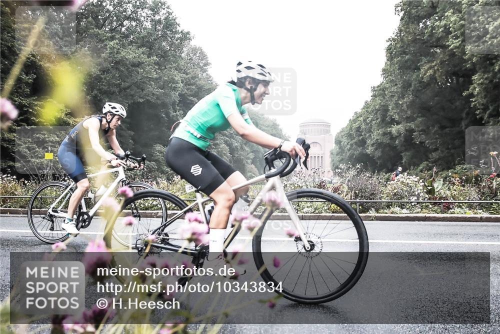 13.09.2026 - Stadtparktriathlon H.Heesch http://msf.ph/oto/10343834 13.09.2026 10:24:14 Radfahren 306, 320, 409, 445 meine-sportfotos.de