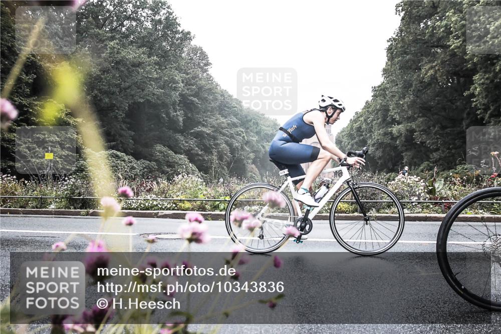 13.09.2026 - Stadtparktriathlon H.Heesch http://msf.ph/oto/10343836 13.09.2026 10:24:15 Radfahren 306, 320, 409, 445 meine-sportfotos.de