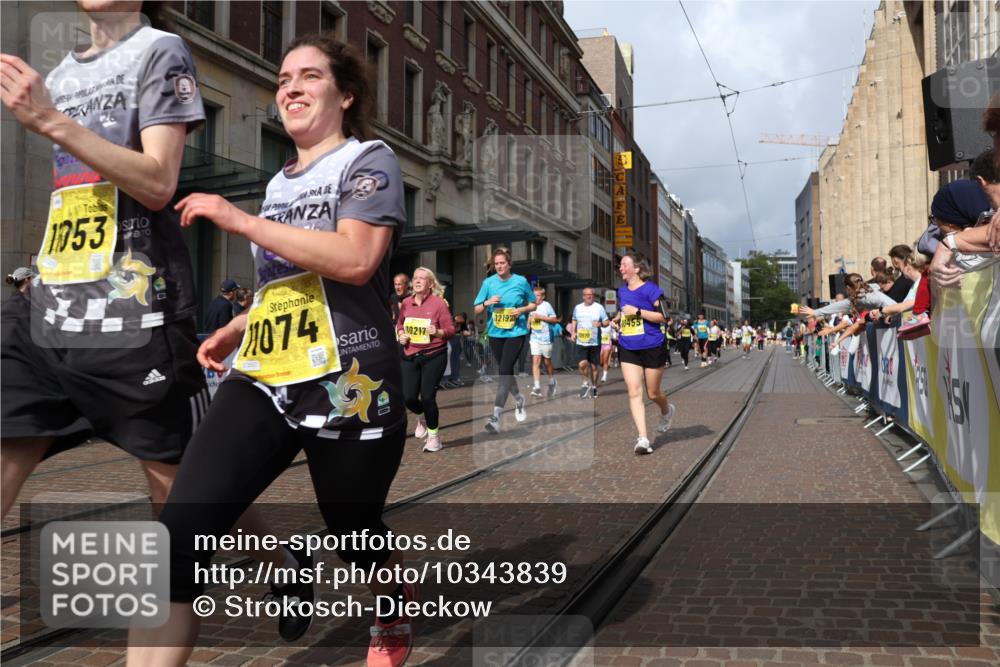 13.09.2026 - 21. swb-Marathon Bremen Strokosch-Dieckow http://msf.ph/oto/10343839 13.09.2026 11:08:54 Ziel 10217, 10314, 10321, 10455, 10570, 10630, 10664, 10686, 10694, 10823, 10983, 11011, 11091, 11138, 11304, 11531, 11578, 11764, 11882, 11883, 11905, 11915, 11987, 11995, 12155, 12192, 12322, 12337, 12491, 12554, 13607, 10217, 10399, 10469, 10599, 10609, 11053, 11074, 11358, 11421, 11434, 11678, 11710, 11718, 11812, 11834, 12162, 12256, 12353, 12438, 12517 meine-sportfotos.de