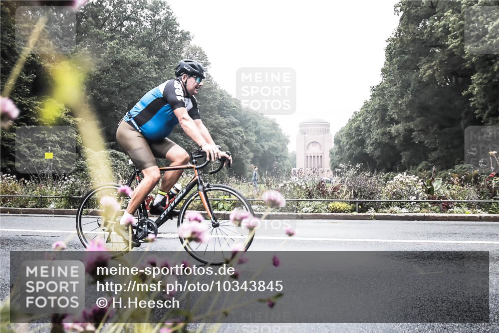 13.09.2026 - Stadtparktriathlon H.Heesch http://msf.ph/oto/10343845 13.09.2026 10:24:26 Radfahren 224, 236, 343 meine-sportfotos.de