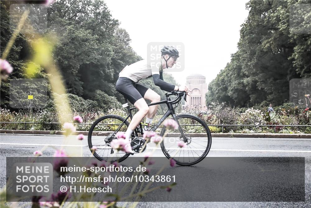 13.09.2026 - Stadtparktriathlon H.Heesch http://msf.ph/oto/10343861 13.09.2026 10:24:33 Radfahren 287, 289 meine-sportfotos.de
