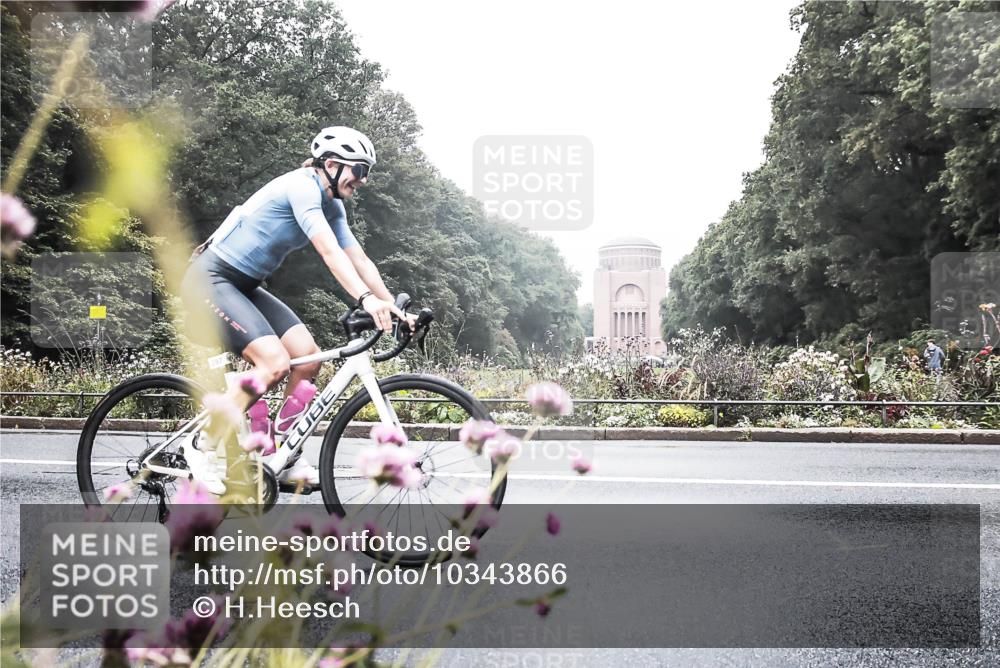 13.09.2026 - Stadtparktriathlon H.Heesch http://msf.ph/oto/10343866 13.09.2026 10:24:35 Radfahren 287, 289 meine-sportfotos.de