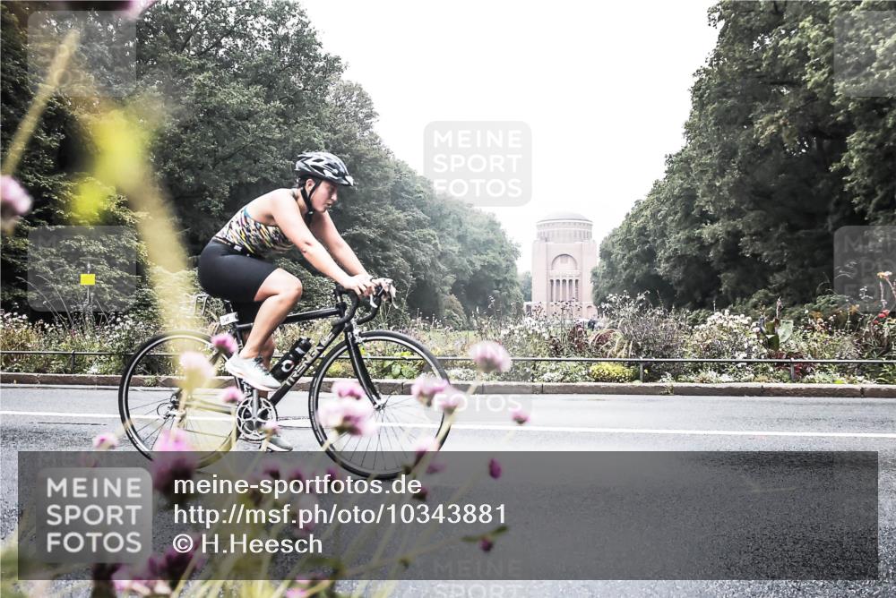 13.09.2026 - Stadtparktriathlon H.Heesch http://msf.ph/oto/10343881 13.09.2026 10:24:43 Radfahren 313, 348 meine-sportfotos.de