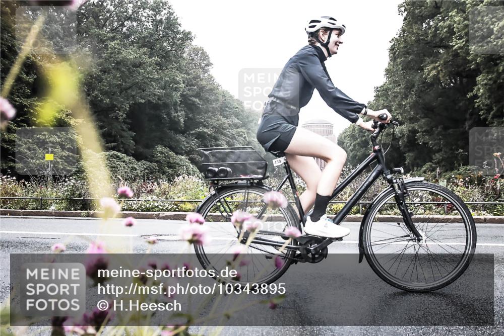 13.09.2026 - Stadtparktriathlon H.Heesch http://msf.ph/oto/10343895 13.09.2026 10:24:55 Radfahren 227, 427, 430, 443 meine-sportfotos.de