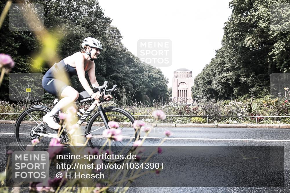 13.09.2026 - Stadtparktriathlon H.Heesch http://msf.ph/oto/10343901 13.09.2026 10:45:54 Radfahren 429, 487 meine-sportfotos.de