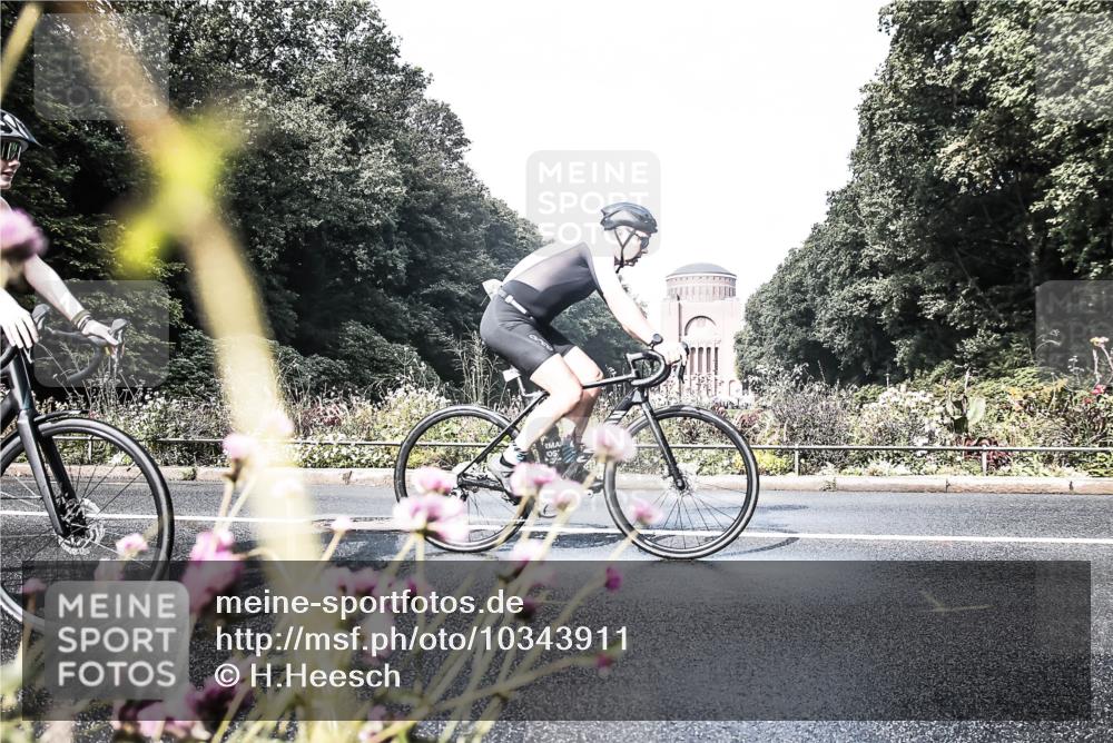 13.09.2026 - Stadtparktriathlon H.Heesch http://msf.ph/oto/10343911 13.09.2026 10:46:05 Radfahren 361, 566, 571 meine-sportfotos.de