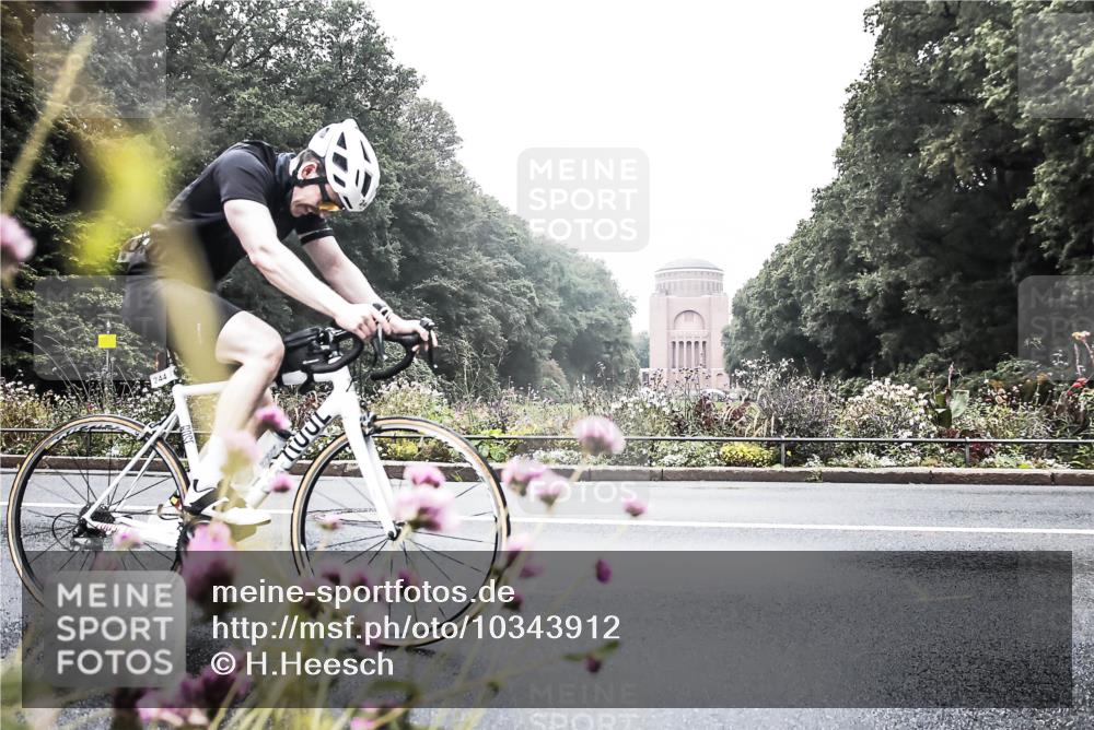 13.09.2026 - Stadtparktriathlon H.Heesch http://msf.ph/oto/10343912 13.09.2026 10:25:07 Radfahren 244 meine-sportfotos.de