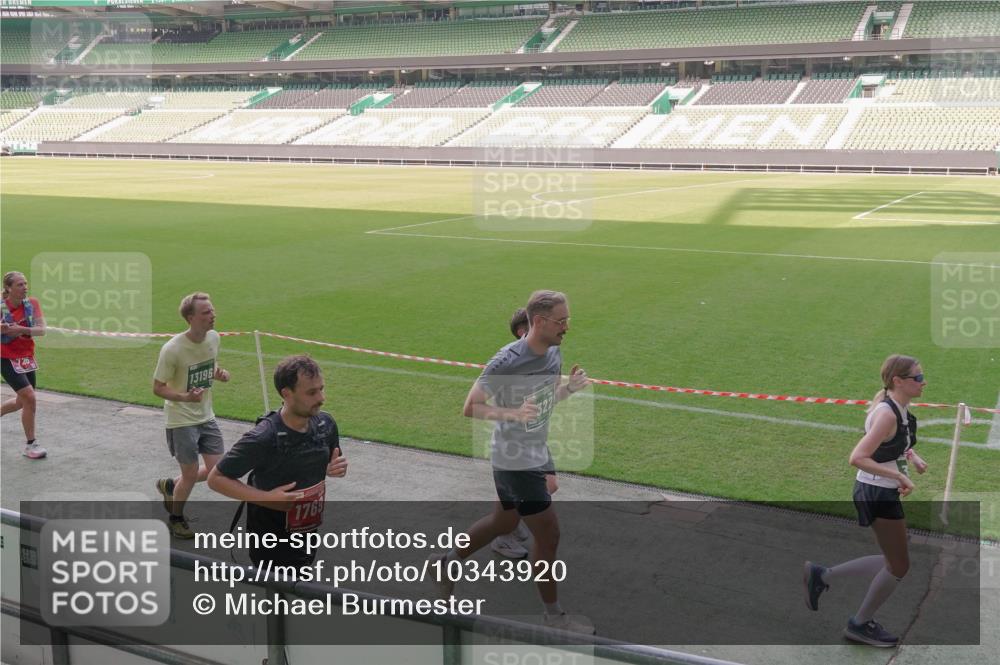 13.09.2026 - 21. swb-Marathon Bremen Michael Burmester http://msf.ph/oto/10343920 13.09.2026 13:29:01 Laufen im Stadion 111, 171, 220, 422, 476, 478, 685, 726, 729, 754, 829, 888, 925, 986, 1079, 1217, 1220, 1242, 1270, 1298, 1325, 1384, 1496, 1615, 1741, 1777, 1886, 1958, 1984, 2236, 2238, 2326, 2365, 2436, 2472, 2502, 2546, 2574, 2593, 2740, 2743, 2830, 2862, 2868, 2924, 2991, 3020, 3053, 3061, 3129, 3154, 3238, 3274, 3321, 3361, 3563, 3589, 3594, 3595, 3605, 3678, 3694, 3755, 3758, 3798, 3826, 3853, 3885, 3898, 3953, 3965, 3971, 3987, 4011, 4108, 4238, 4457, 4660 meine-sportfotos.de