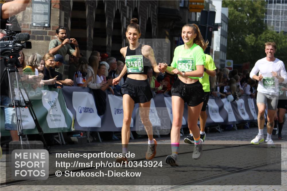 13.09.2026 - 21. swb-Marathon Bremen Strokosch-Dieckow http://msf.ph/oto/10343924 13.09.2026 13:27:33 Ziel 242, 1493, 1494, 2454, 3273, 3385, 3496, 4121, 4397, 4558, 4563, 6071, 6288, 6776, 7072, 7849, 8219, 9159, 9343, 9760, 9878, 10112, 10113, 13147, 440, 857, 1932, 2686, 3013, 3460, 3970, 4421, 4496, 4593, 4744, 5081, 5557, 6067, 7042, 7138, 7358, 8351, 9494, 9727, 13198 meine-sportfotos.de