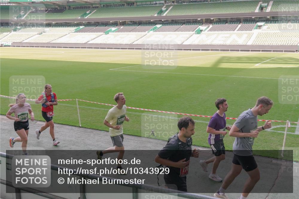 13.09.2026 - 21. swb-Marathon Bremen Michael Burmester http://msf.ph/oto/10343929 13.09.2026 13:29:02 Laufen im Stadion 111, 171, 220, 422, 476, 478, 685, 726, 729, 754, 829, 888, 925, 986, 1079, 1217, 1220, 1242, 1270, 1298, 1325, 1384, 1496, 1615, 1741, 1777, 1886, 1958, 1984, 2236, 2238, 2326, 2365, 2436, 2472, 2502, 2546, 2574, 2593, 2740, 2743, 2830, 2862, 2868, 2924, 2991, 3020, 3053, 3061, 3129, 3154, 3238, 3274, 3286, 3321, 3361, 3563, 3589, 3594, 3595, 3605, 3678, 3694, 3755, 3758, 3798, 3826, 3853, 3885, 3898, 3953, 3965, 3971, 3987, 4011, 4108, 4238, 4457, 4660 meine-sportfotos.de
