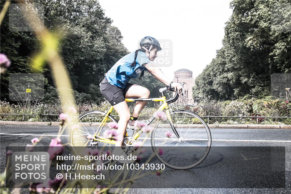 13.09.2026 - Stadtparktriathlon H.Heesch http://msf.ph/oto/10343930 13.09.2026 10:46:14 Radfahren 351, 372, 377, 381, 420, 432 meine-sportfotos.de