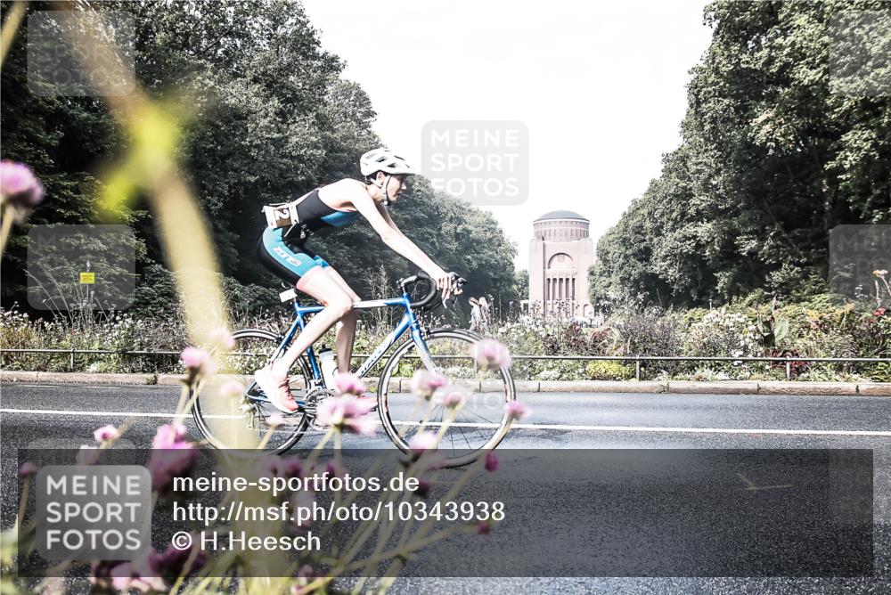 13.09.2026 - Stadtparktriathlon H.Heesch http://msf.ph/oto/10343938 13.09.2026 10:46:14 Radfahren 351, 372, 377, 381, 420, 432 meine-sportfotos.de
