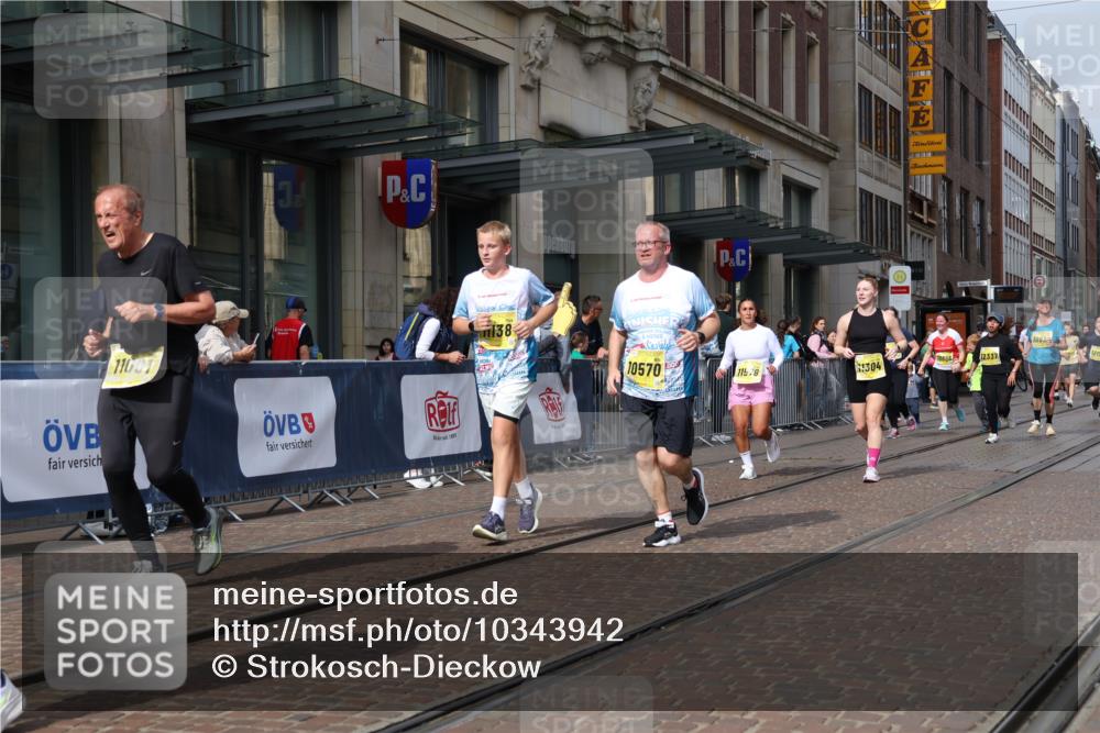 13.09.2026 - 21. swb-Marathon Bremen Strokosch-Dieckow http://msf.ph/oto/10343942 13.09.2026 11:08:56 Ziel 10314, 10321, 10556, 10570, 10630, 10664, 10686, 10694, 10769, 10823, 10981, 10983, 11011, 11091, 11138, 11225, 11304, 11578, 11764, 11882, 11883, 11914, 11915, 11987, 11995, 12155, 12192, 12322, 12337, 12491, 12554, 13607, 10217, 10399, 10455, 10469, 10599, 10609, 11011, 11053, 11074, 11358, 11421, 11434, 11531, 11710, 11718, 11812, 11834, 11905, 12162, 12256, 12353, 12438, 12517 meine-sportfotos.de