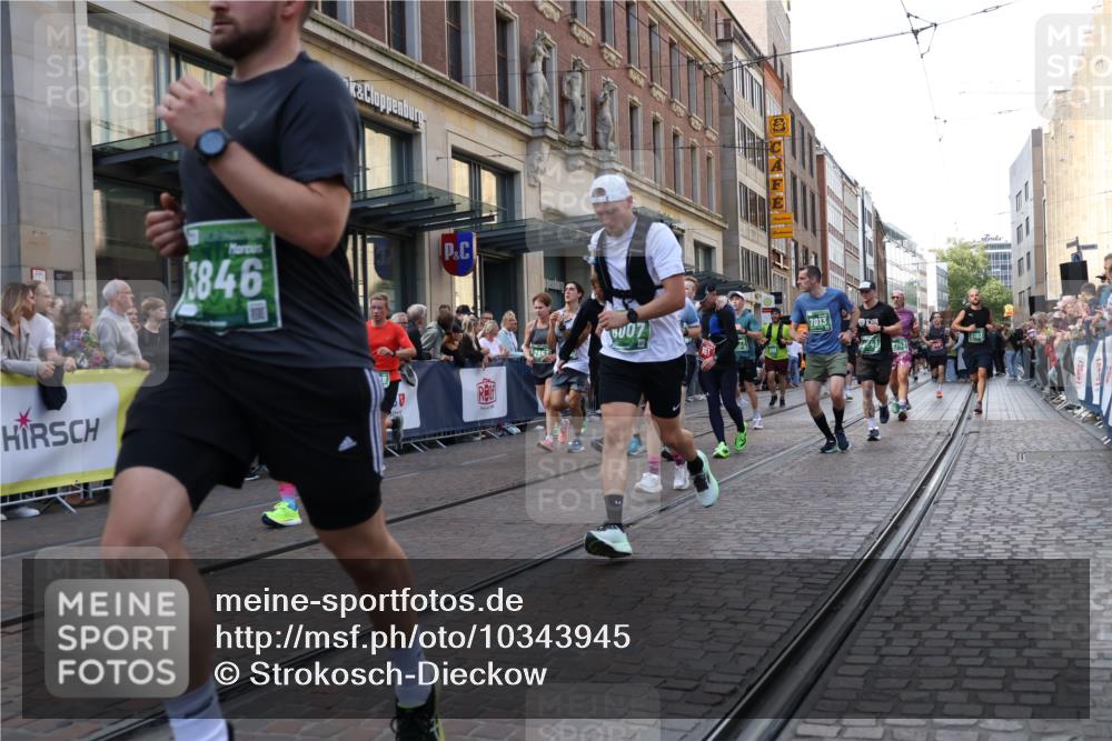 13.09.2026 - 21. swb-Marathon Bremen Strokosch-Dieckow http://msf.ph/oto/10343945 13.09.2026 13:29:06 Ziel 132, 303, 596, 651, 1083, 1243, 1365, 1387, 1545, 1823, 2023, 2076, 2301, 2742, 2867, 2957, 3030, 3258, 3721, 3796, 3846, 3912, 4541, 5036, 5244, 5599, 6030, 6103, 6384, 6499, 6690, 6930, 7013, 7149, 7361, 7426, 7631, 7649, 7860, 8007, 8009, 8066, 8099, 8277, 8338, 8675, 8831, 9249, 9889, 10128, 394, 430, 565, 687, 722, 725, 745, 936, 1014, 1274, 1688, 2070, 2223, 2276, 2378, 2851, 2891, 3419, 3444, 3665, 3938, 4590, 5225, 5267, 7527 meine-sportfotos.de