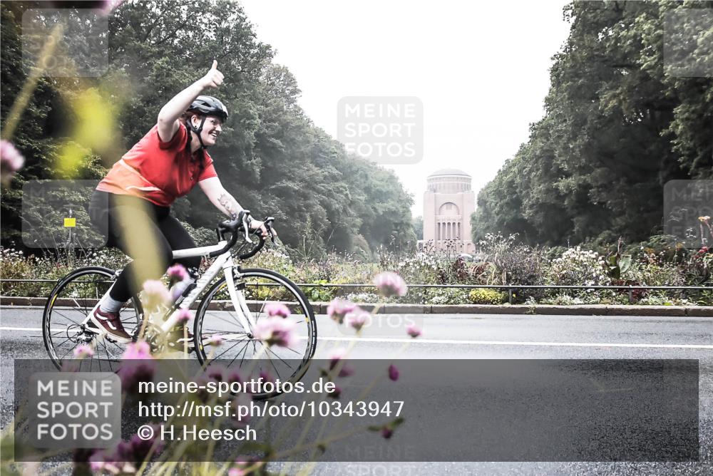 13.09.2026 - Stadtparktriathlon H.Heesch http://msf.ph/oto/10343947 13.09.2026 10:25:39 Radfahren 281, 395 meine-sportfotos.de