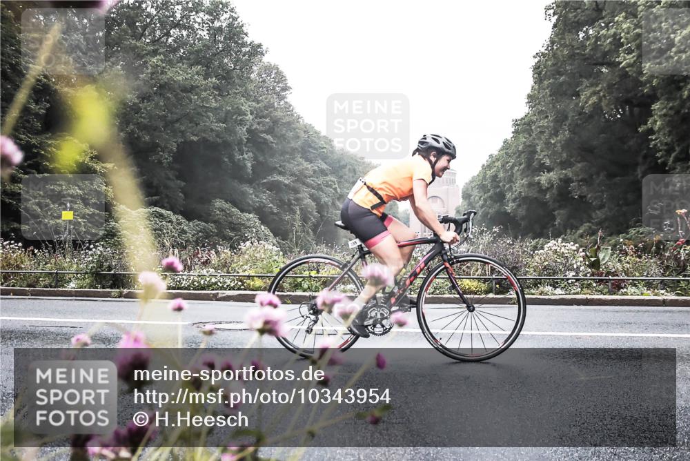 13.09.2026 - Stadtparktriathlon H.Heesch http://msf.ph/oto/10343954 13.09.2026 10:25:41 Radfahren 281, 395 meine-sportfotos.de