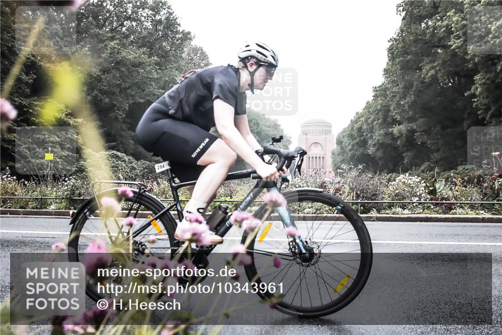 13.09.2026 - Stadtparktriathlon H.Heesch http://msf.ph/oto/10343961 13.09.2026 10:25:49 Radfahren 210, 284, 316, 466 meine-sportfotos.de