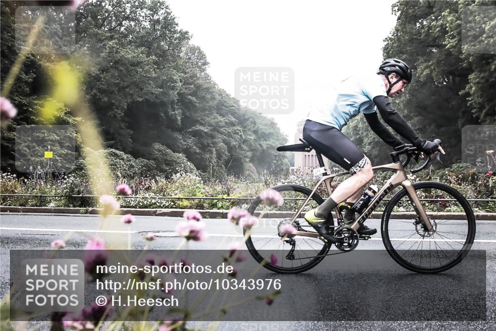 13.09.2026 - Stadtparktriathlon H.Heesch http://msf.ph/oto/10343976 13.09.2026 10:25:52 Radfahren 210, 284, 466 meine-sportfotos.de